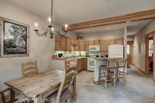 8757 Trappers Crossing Condo in Keystone, USA