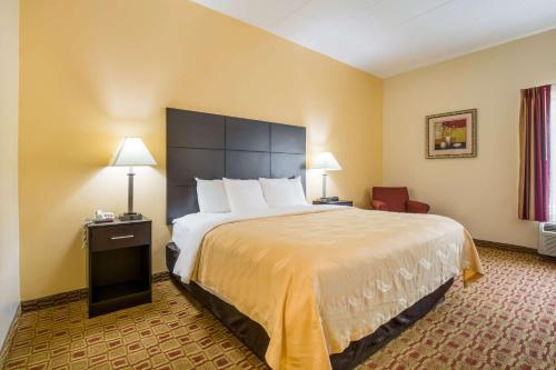 Quality Inn & Suites Sellersburg