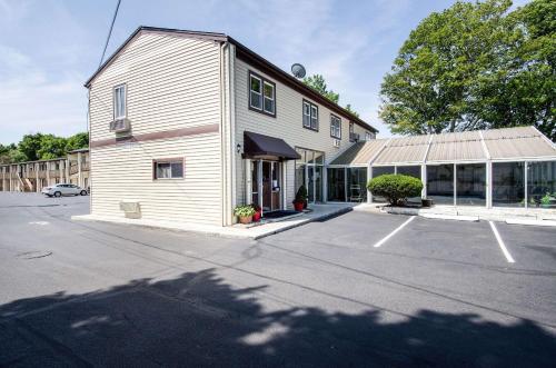 Econo Lodge West Yarmouth - Cape Cod