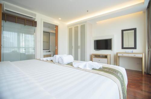 Two-Bedroom Superior image 10