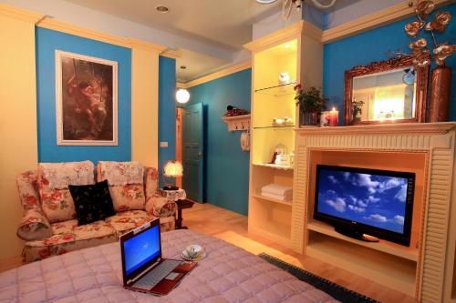 Standard Double Room image 1