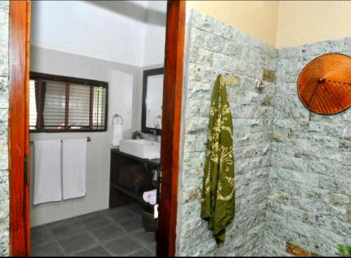 DHM Surf Villa