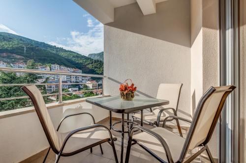 Erkély/terasz, Adriatik Lux Apartments in Rozino