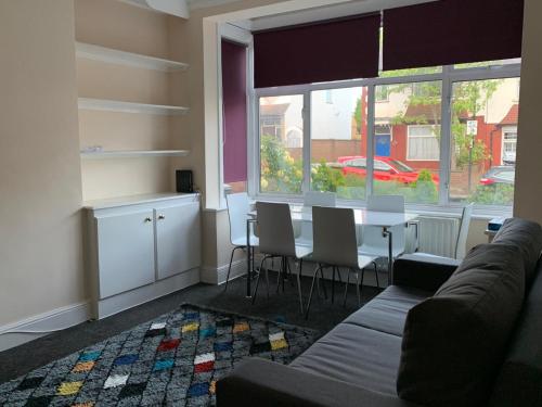 Marble Apartments Tooting House - image 8