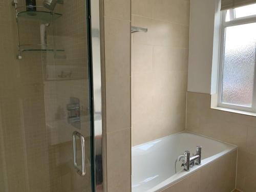 Marble Apartments Tooting House - image 12