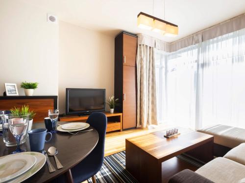 One-Bedroom Apartment image 7