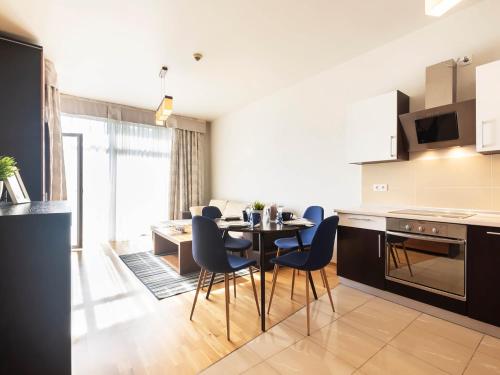 One-Bedroom Apartment image 2