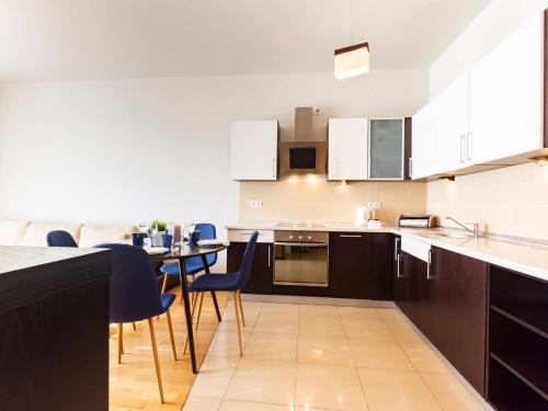 One-Bedroom Apartment image 1