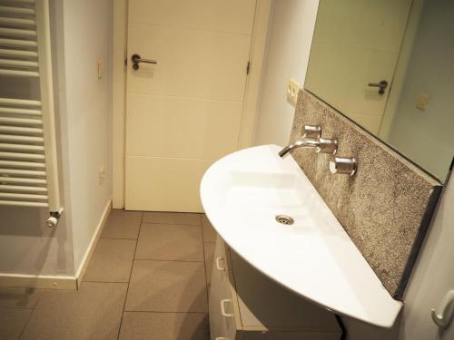 Saromar II Apartament amb dues terrasses per 6 persones a 5 minuts de la Platja Gran - image 2