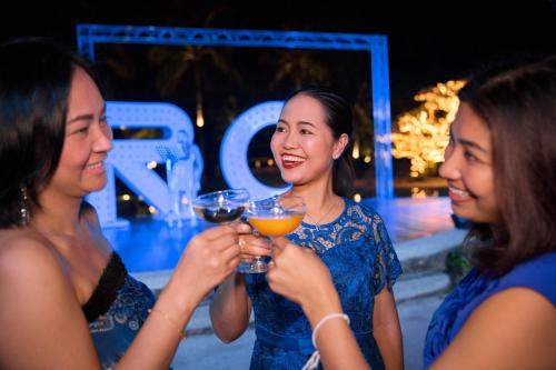 206685882 ROBINSON KHAO LAK