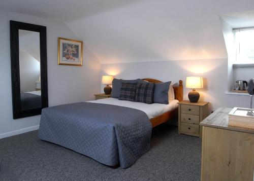 The George at Nunney - image 2