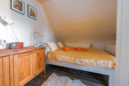 Tranquil hillside cottage near Ljubljana