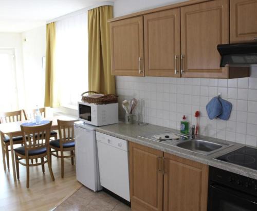 Hotel Garni Seeschlösschen - image 4