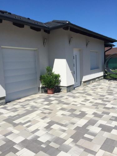  Sió Garden Villa in Siófok