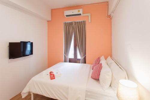 room detail thumbnail 0