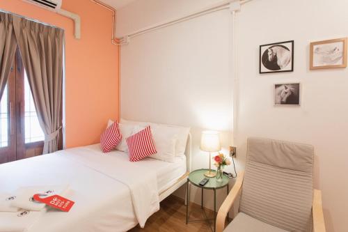 room detail thumbnail 1