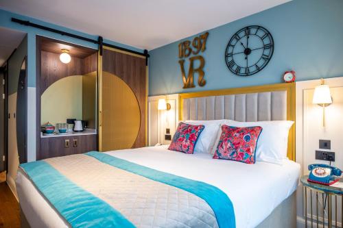 Standard Room image 4