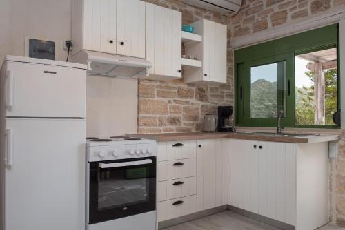 Apartments and Studios Xenophon 4