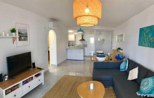 Bright apartment 300m from the beach