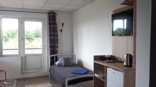 1 double bed, 2 twin beds