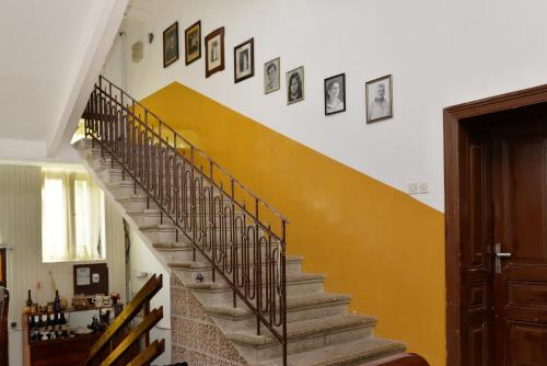 Iekārtas, Country house Dunjin Konak in Rogljevo