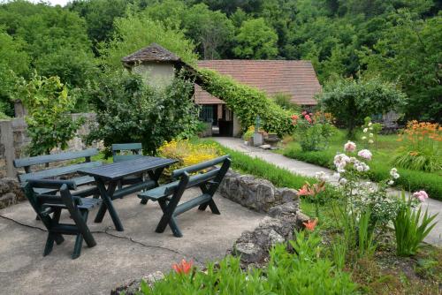 Dārzs, Country house Dunjin Konak in Rogljevo