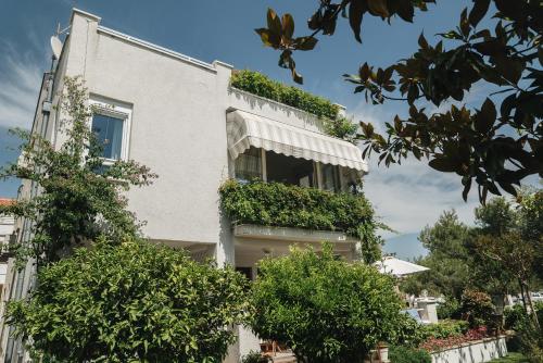 Apartments Lucija - image 8