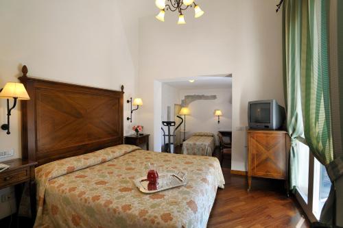 3 twin beds