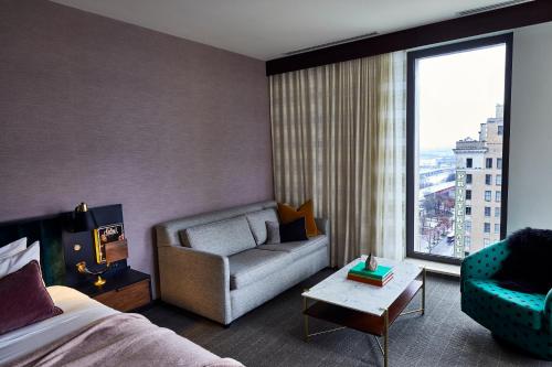 206754395 Fairlane Hotel Nashville, by Oliver