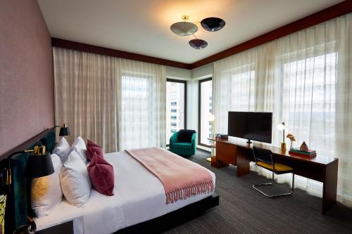 206754784 Fairlane Hotel Nashville, by Oliver
