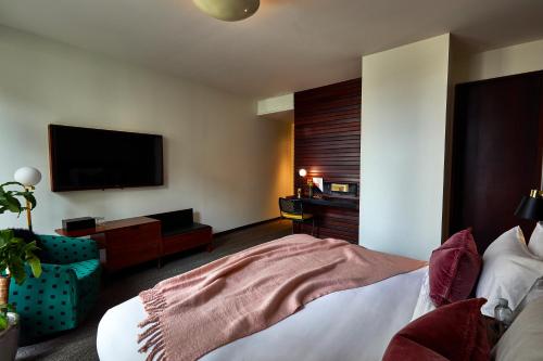 206755673 Fairlane Hotel Nashville, by Oliver