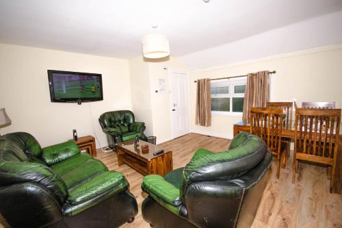 Wonderful 2 Bed Guest House In Moseley Village, , West Midlands