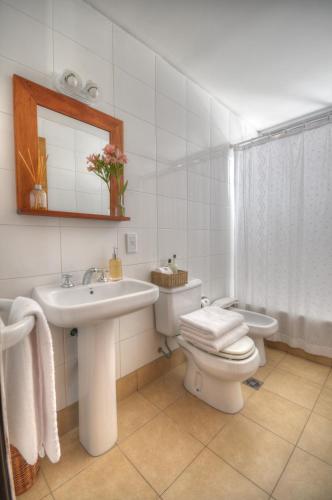 Double or Twin Room image 8