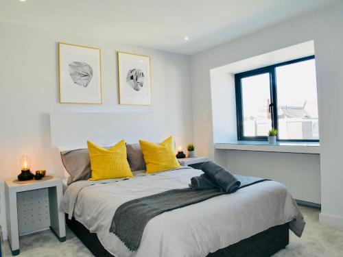 Stunning Sea View Apartment Near the Beach, Bournemouth & Poole 2