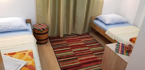 Rooms Rafomarija in Sluzanj