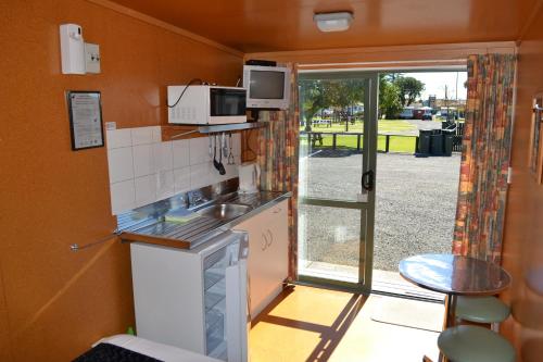 Photo 8 of Affordable Westshore Holiday Park Napier