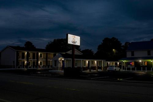 SOUTHERN STAR INN - image 2
