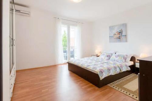 Holiday house with a parking space Podstrana Split - 6044 - image 11