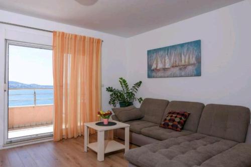Apartments with a parking space Trogir - 17638