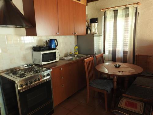  Holiday Home Catrnja 17664 in Rakovica