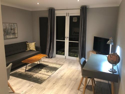 Adam And Eve Street Apartment 1
