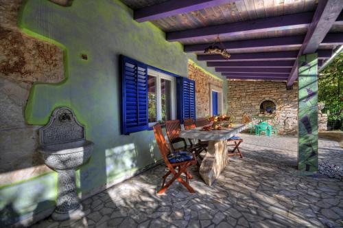 House Nina - main image