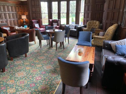 The Old Lodge - image 4