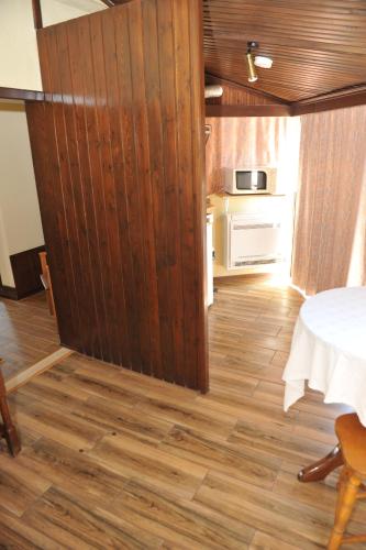 Niki Hotel Apartments - image 12