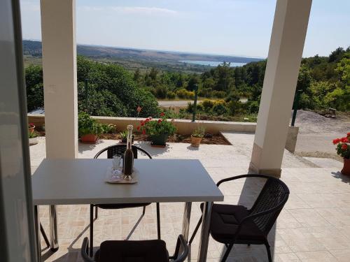Apartments Tri Mora