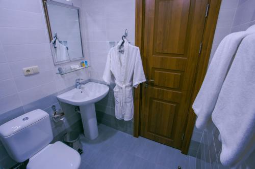 Ani Central Inn - image 12