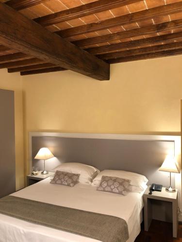 Hotel Boutique Antiche Mura