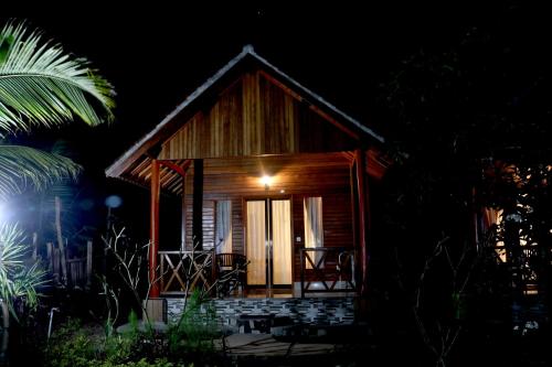 Dangin Kubu Resort & Restaurant - Tap to explore photos