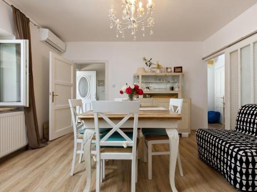 Iekārtas, Holiday Home in Drnis with Pool  Etnoland in Drniš