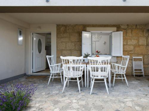 Vestabils, Holiday Home in Drnis with Pool  Etnoland in Drniš